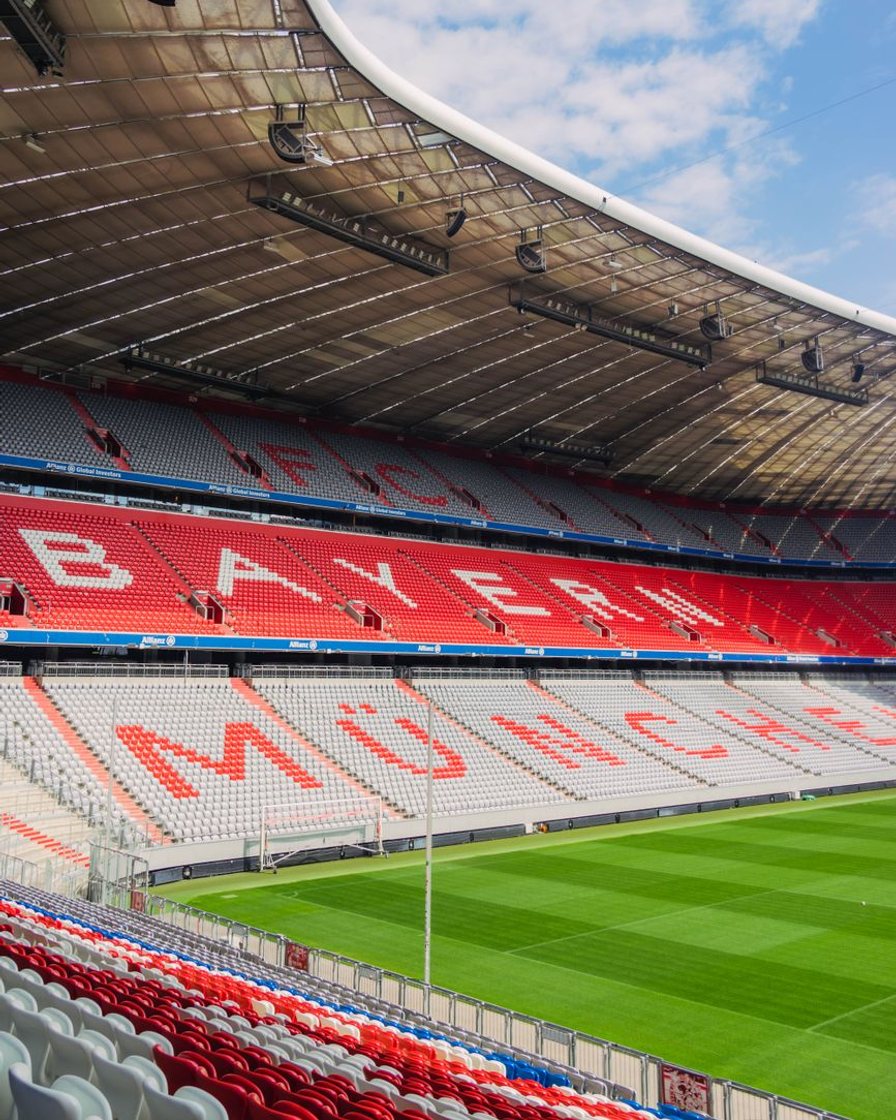 Die Allianz Arena im Münchner Norden, in deren Umfeld die P+R-Anlage Fröttmaning liegt